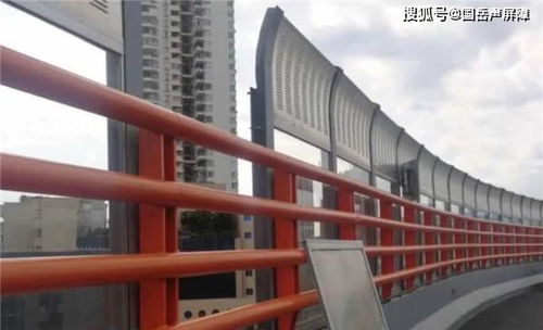 福建烟草大厦高架桥玻璃隔音板掉落实为市政维修拆除作业